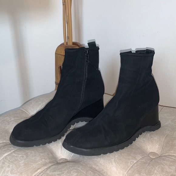 Donald J. Pliner Shoes - DONALD J PLINER LADIES BOOT SIZE 7 1/2